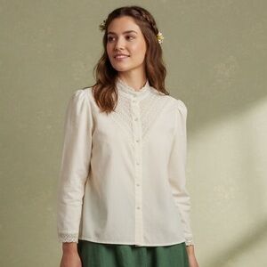 vintage 70s off white  lace victoria inspired pearl button mock neck blouse .